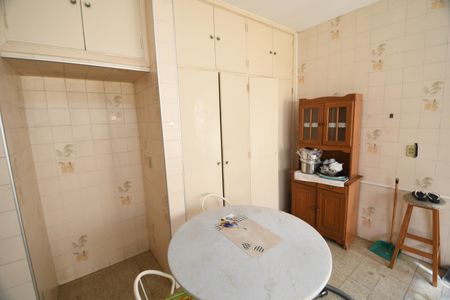 Casa à venda com 245m², 5 quartos e 2 vagasCozinha
