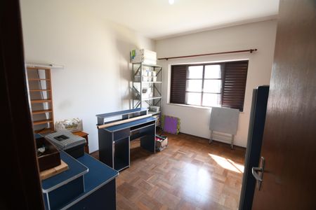 Casa à venda com 245m², 5 quartos e 2 vagasQuarto 2