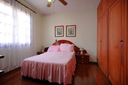 Casa para alugar com 420m², 5 quartos e 4 vagasSuite