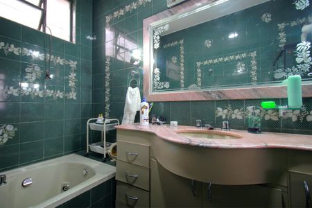 Casa para alugar com 420m², 5 quartos e 4 vagasBanheiro da Suíte