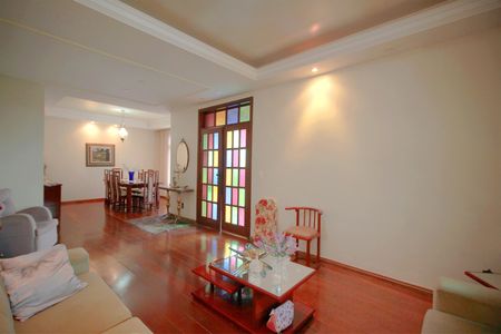 Casa para alugar com 420m², 5 quartos e 4 vagasSala