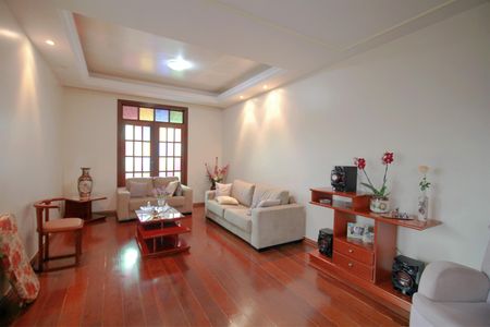 Casa para alugar com 420m², 5 quartos e 4 vagasSala