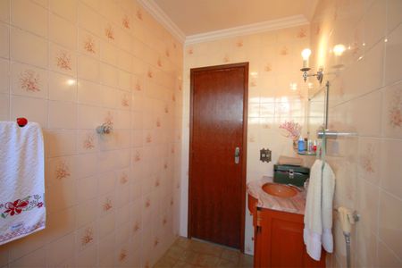 Casa para alugar com 420m², 5 quartos e 4 vagasBanheiro 2