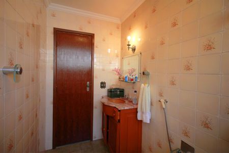 Casa para alugar com 420m², 5 quartos e 4 vagasBanheiro 2