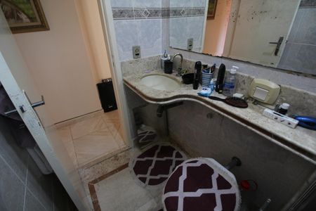 Apartamento à venda com 65m², 2 quartos e 1 vagaBanheiro Social