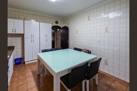 Casa para alugar com 172m², 2 quartos e 2 vagasCozinha