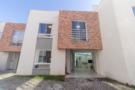 Casa de condomínio à venda com 79m², 3 quartos e 2 vagas Casa de condomínio à venda com 79m², 3 quartos e 2 vagasFachada