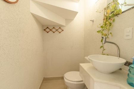 Casa de condomínio à venda com 79m², 3 quartos e 2 vagas Casa de condomínio à venda com 79m², 3 quartos e 2 vagasLavabo da sala