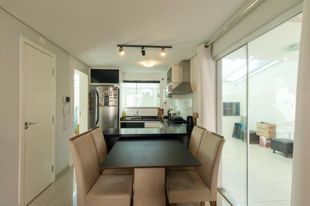 Casa de condomínio à venda com 79m², 3 quartos e 2 vagas Casa de condomínio à venda com 79m², 3 quartos e 2 vagasSala