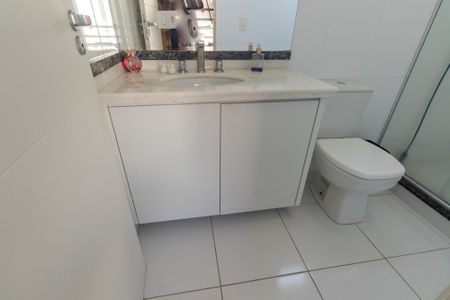 Casa de condomínio à venda com 79m², 3 quartos e 2 vagas Casa de condomínio à venda com 79m², 3 quartos e 2 vagasBanheiro