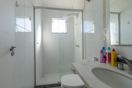 Casa de condomínio à venda com 79m², 3 quartos e 2 vagas Casa de condomínio à venda com 79m², 3 quartos e 2 vagasBanheiro 2