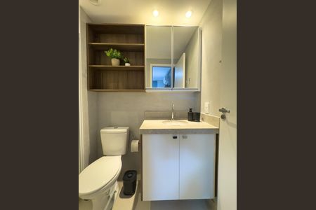 Banheiro de apartamento para alugar com 1 quarto, 25m² em Vila Butantã, São Paulo
