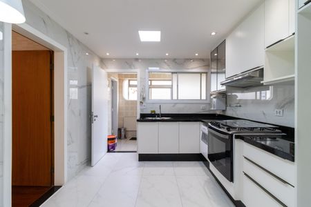 Apartamento à venda com 130m², 3 quartos e 2 vagasCozinha