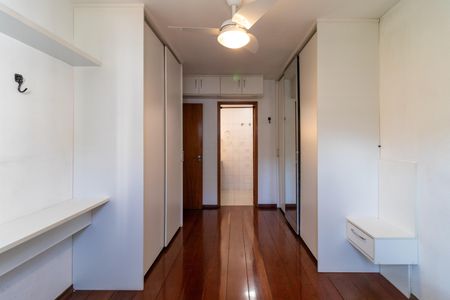 Apartamento à venda com 130m², 3 quartos e 2 vagasSuíte