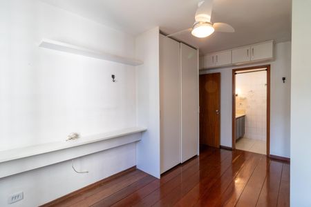 Apartamento à venda com 130m², 3 quartos e 2 vagasSuíte