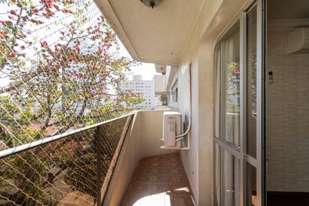 Apartamento à venda com 130m², 3 quartos e 2 vagasVaranda