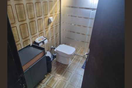 Casa à venda com 70m², 3 quartos e 4 vagasBanheiro