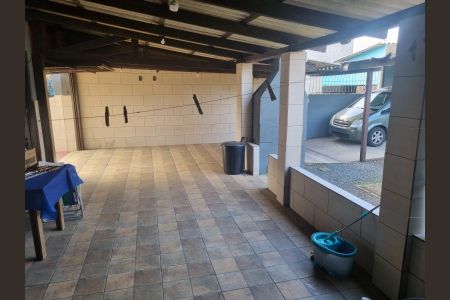 Casa à venda com 70m², 3 quartos e 4 vagasÁrea Externa