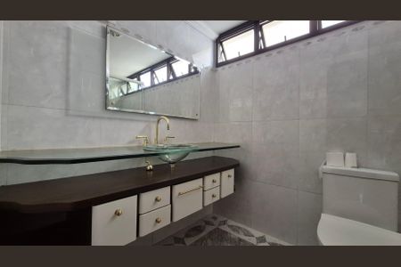 Apartamento à venda com 136m², 3 quartos e 2 vagasBanheiro da suíte