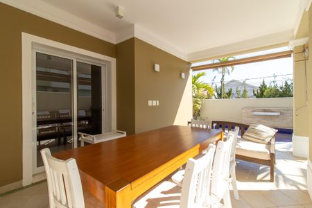 Casa de condomínio para alugar com 800m², 5 quartos e 7 vagas Casa de condomínio para alugar com 800m², 5 quartos e 7 vagasÁrea comum