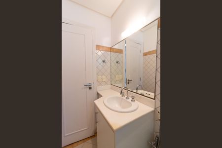 Casa de condomínio para alugar com 800m², 5 quartos e 7 vagas Casa de condomínio para alugar com 800m², 5 quartos e 7 vagasBanheiro Social