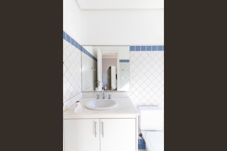 Casa de condomínio para alugar com 800m², 5 quartos e 7 vagas Casa de condomínio para alugar com 800m², 5 quartos e 7 vagasBanheiro da Suíte 3