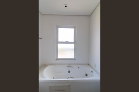 Casa de condomínio para alugar com 800m², 5 quartos e 7 vagas Casa de condomínio para alugar com 800m², 5 quartos e 7 vagasBanheiro da Suíte 1