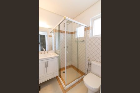 Casa de condomínio para alugar com 800m², 5 quartos e 7 vagas Casa de condomínio para alugar com 800m², 5 quartos e 7 vagasBanheiro da Suíte 4