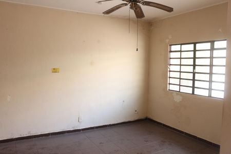Casa à venda com 300m², 2 quartos e 1 vagaSala