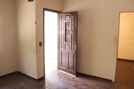 Casa à venda com 300m², 2 quartos e 1 vagaSala