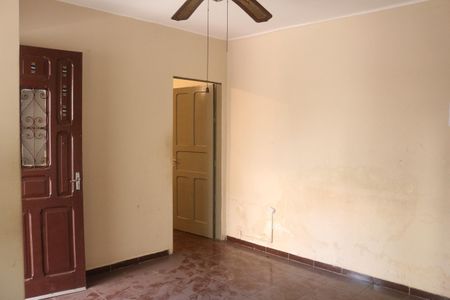 Casa à venda com 300m², 2 quartos e 1 vagaSala