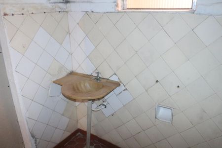 Casa à venda com 300m², 2 quartos e 1 vagaBanheiro