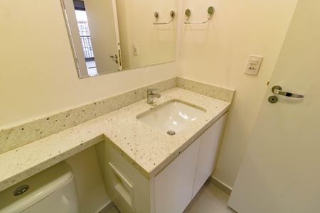 Apartamento à venda com 62m², 2 quartos e 1 vaga Apartamento à venda com 62m², 2 quartos e 1 vagaBanheiro 2