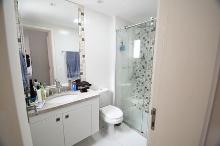 Apartamento à venda com 108m², 2 quartos e 2 vagasBanheiro da Suíte 2