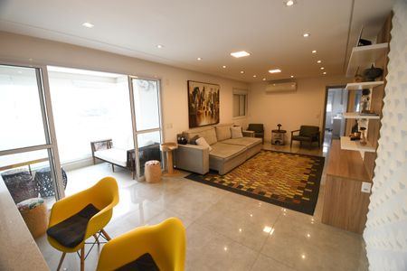 Apartamento à venda com 108m², 2 quartos e 2 vagasSala