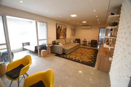 Apartamento à venda com 108m², 2 quartos e 2 vagasSala