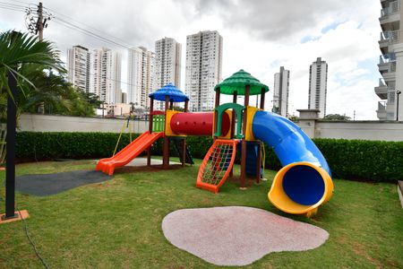 Apartamento à venda com 108m², 2 quartos e 2 vagasÁrea comum - Playground