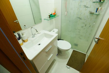 Apartamento à venda com 56m², 2 quartos e 1 vaga Apartamento à venda com 56m², 2 quartos e 1 vagaBanheiro/Suite