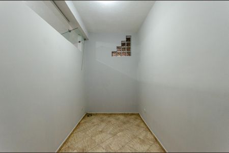 Casa para alugar com 250m², 2 quartos e 1 vagaQuarto