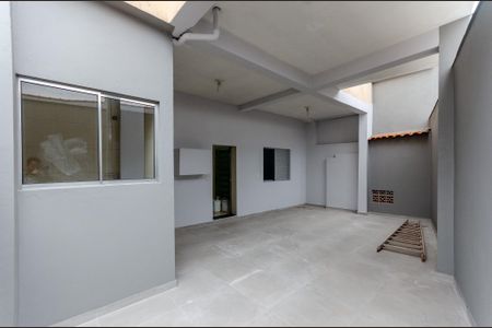 Casa para alugar com 250m², 2 quartos e 1 vagaQuintal