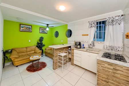 Casa para alugar com 56m², 1 quarto e sem vaga Casa para alugar com 56m², 1 quarto e sem vagaSala