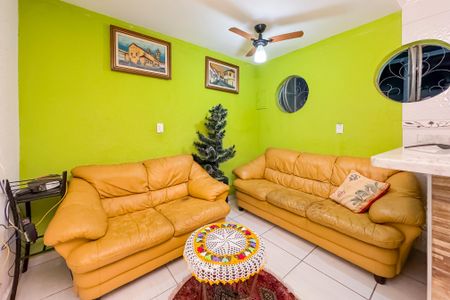 Casa para alugar com 56m², 1 quarto e sem vaga Casa para alugar com 56m², 1 quarto e sem vagaSala