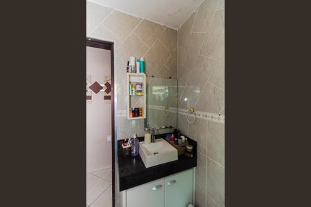 Casa à venda com 125m², 3 quartos e 2 vagasBanheiro 