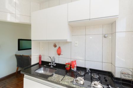 Apartamento à venda com 49m², 2 quartos e 1 vaga Apartamento à venda com 49m², 2 quartos e 1 vagaCozinha e Área de Serviço
