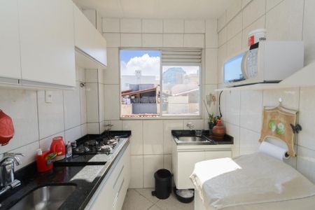 Apartamento à venda com 49m², 2 quartos e 1 vaga Apartamento à venda com 49m², 2 quartos e 1 vagaCozinha e Área de Serviço