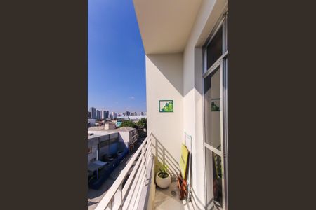 Apartamento para alugar com 76m², 2 quartos e sem vagaVaranda