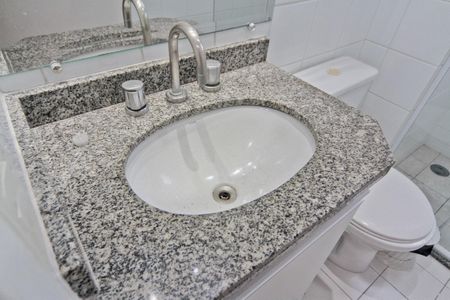 Apartamento à venda com 62m², 3 quartos e 1 vaga Apartamento à venda com 62m², 3 quartos e 1 vagaBanheiro Social