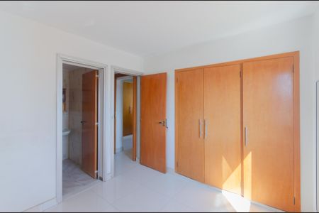 Apartamento à venda com 80m², 3 quartos e 1 vaga Apartamento à venda com 80m², 3 quartos e 1 vagaSuíte