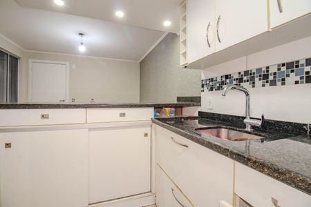 Apartamento à venda com 40m², 2 quartos e 1 vaga Apartamento à venda com 40m², 2 quartos e 1 vagaCozinha e Área de Serviço