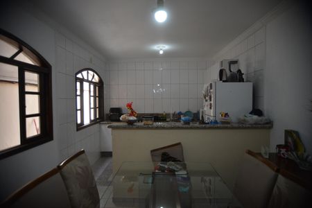 Casa à venda com 180m², 3 quartos e 2 vagasCozinha